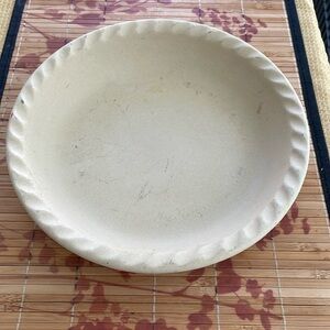 Henn stone ware pie dish.  Good condition